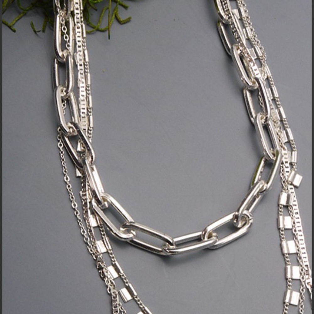Elegant Silver Chain Necklace